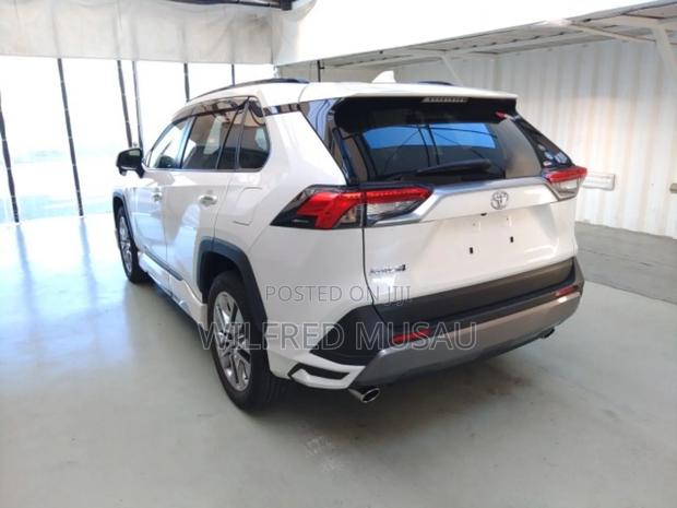 Toyota RAV4 2019 White