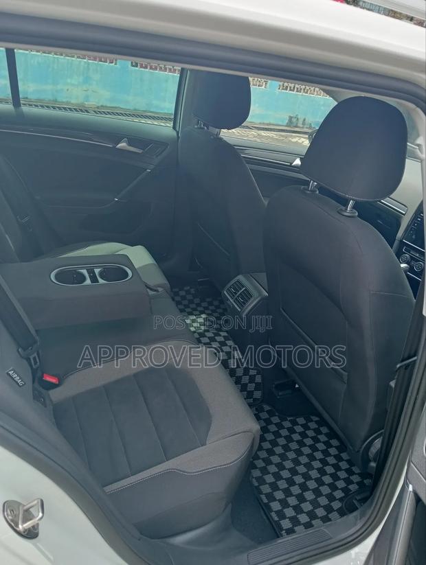 Volkswagen Golf 2018 White