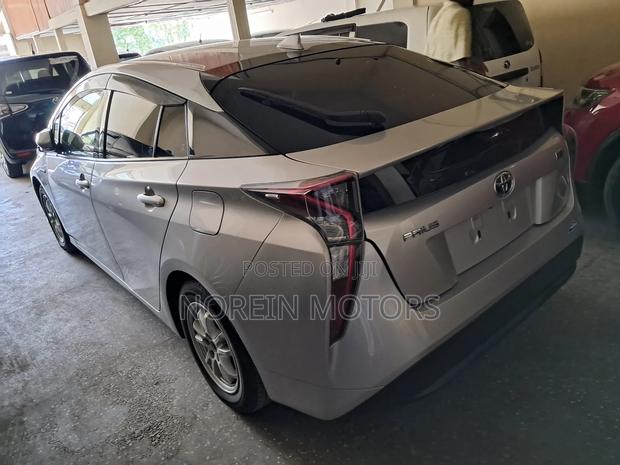 Toyota Prius 2018 Silver