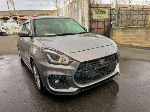 Suzuki Swift 2018 Gray