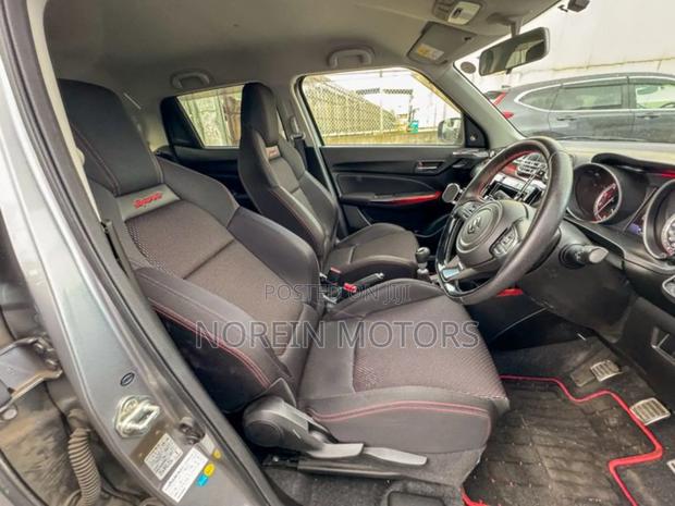 Suzuki Swift 2018 Gray