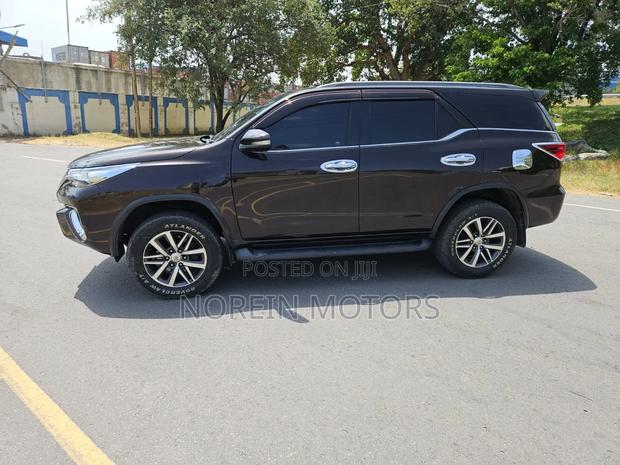 Toyota Fortuner 2016 Purple