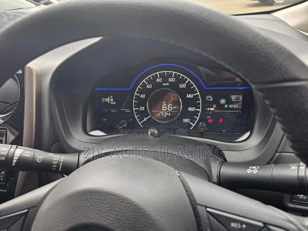 Nissan Note 2018 Orange