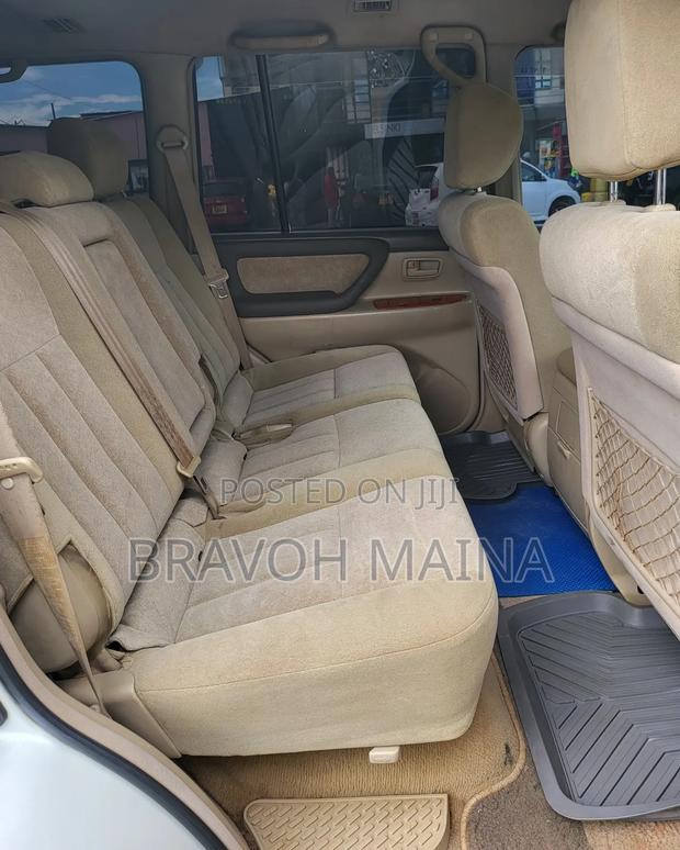Toyota Land Cruiser 2005 White