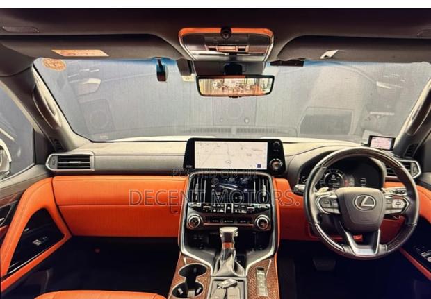 Lexus LX 2022 White