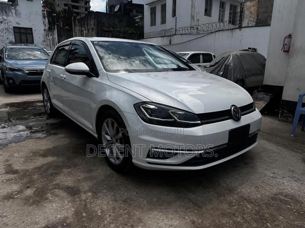 Volkswagen Golf TSI SE FWD 2018 White