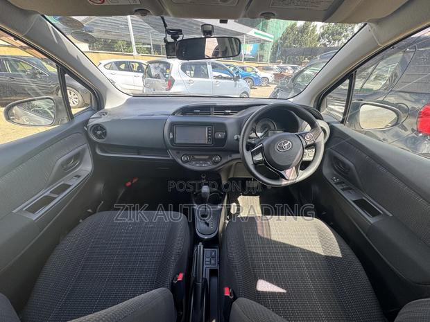 Toyota Vitz 1.5 FWD 5dr 2017 White