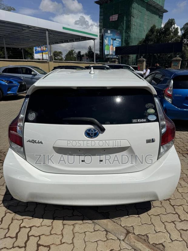 Toyota Aqua 2017 White