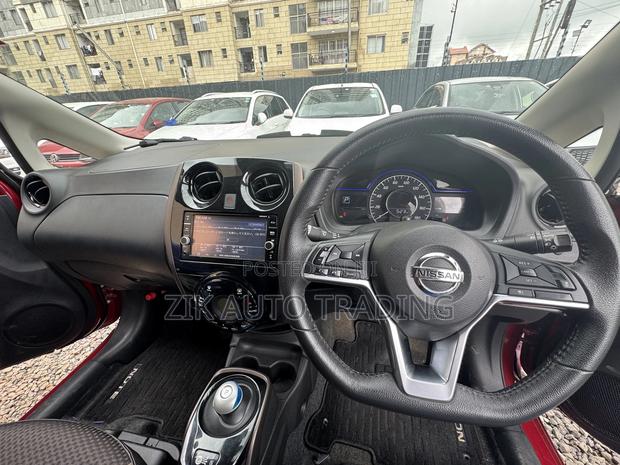 Nissan Note 2018 Red