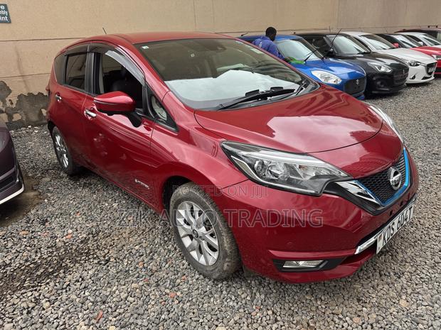 Nissan Note 2018 Red