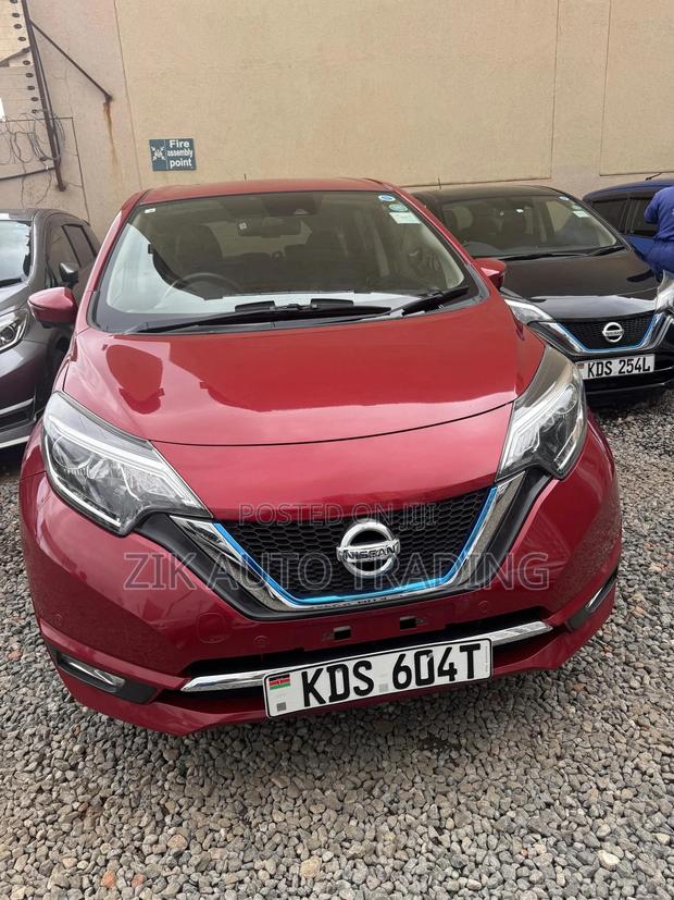 Nissan Note 2018 Red