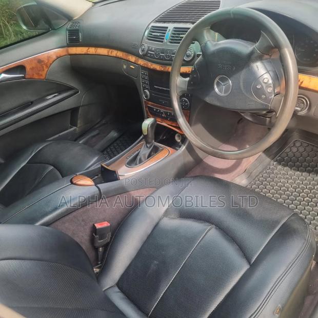 Mercedes-Benz E200 2004 Gray