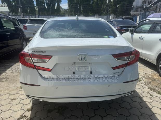 Honda Accord Hybrid 2020 White