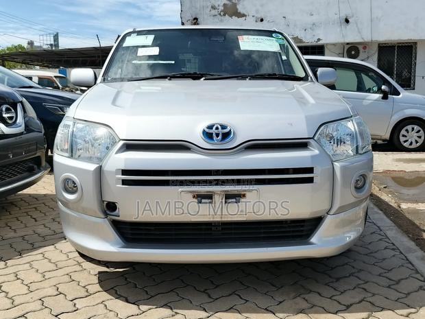 Toyota Probox 1.5 Hybrid F 2019 Silver