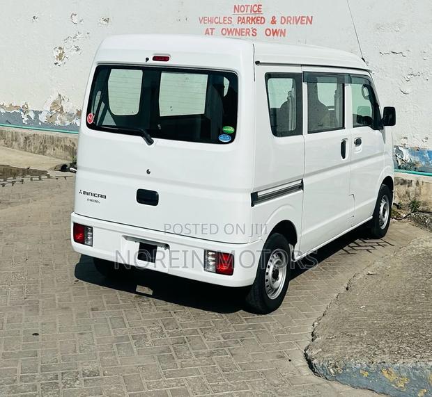 Suzuki Every Wagon 2018 Off white