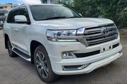 Toyota Land Cruiser 2018 Off white for sale