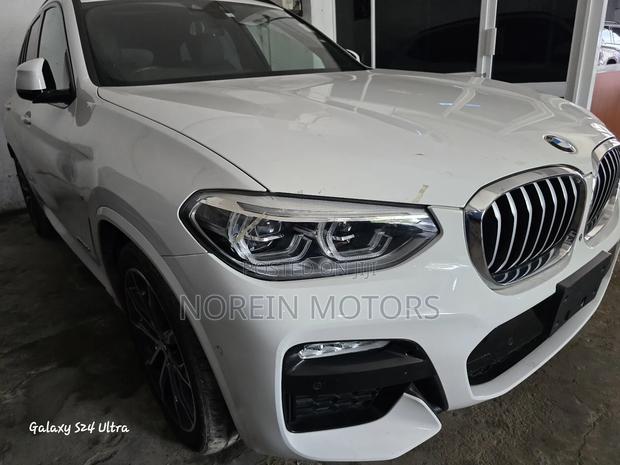 BMW X3 2018 Off white