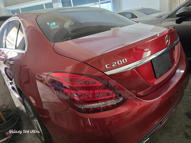 Mercedes-Benz C200 2018 Red