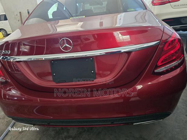 Mercedes-Benz C200 2018 Red