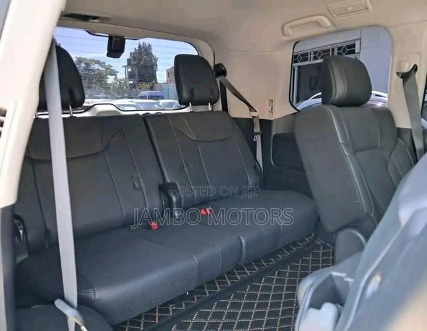Lexus LX 570 AWD 2018 White
