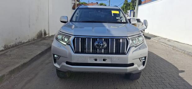 Toyota Land Cruiser Prado 2022 Silver