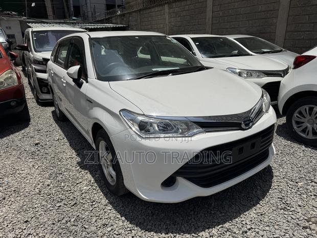 Toyota Corolla Fielder 2015 White