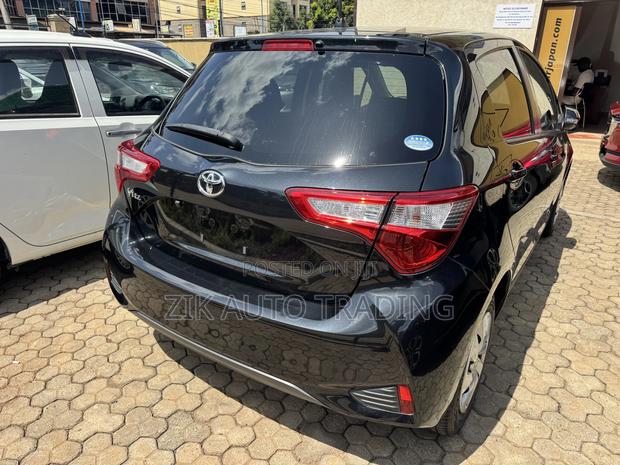 Toyota Vitz 1.0 FWD 5dr 2018 Black