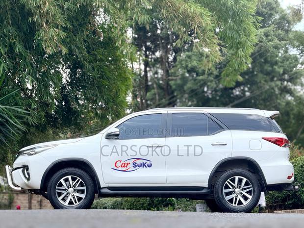 Toyota Fortuner 2.8 D RWD 2018 White