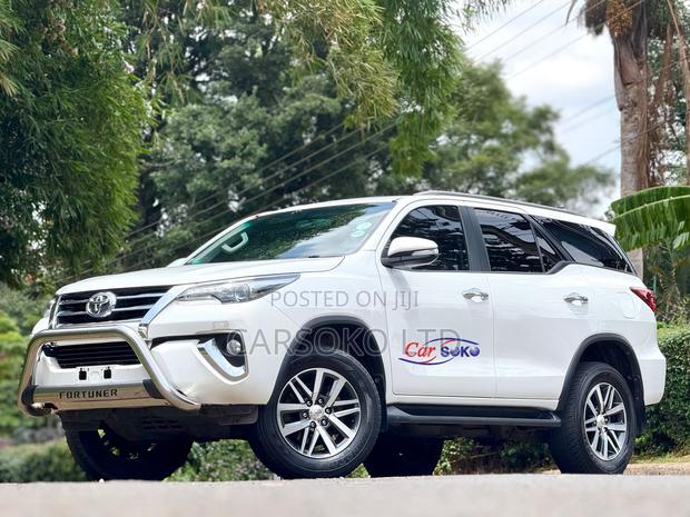 Toyota Fortuner 2.8 D RWD 2018 White