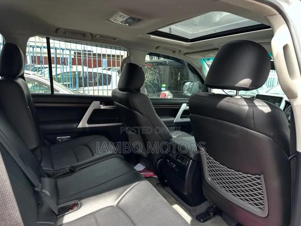 Toyota Land Cruiser 4.5 V8 TD 2019 Silver