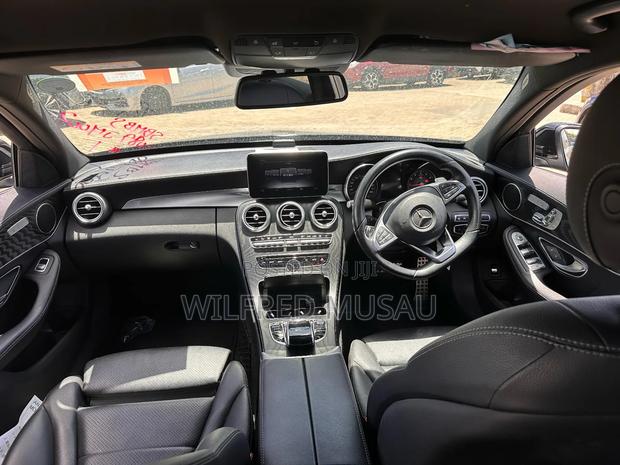 Mercedes-Benz C200 2018 Black