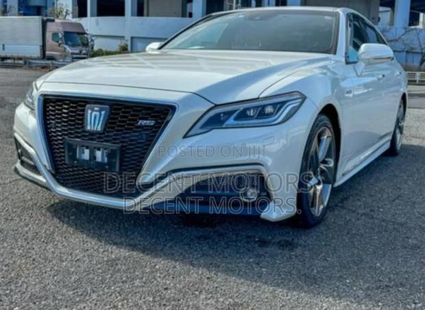 Toyota Crown 2019 White