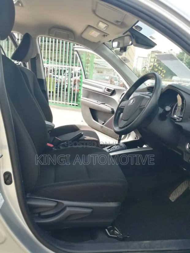 Toyota Corolla Fielder 1.5 Petrol FWD 2018 Silver