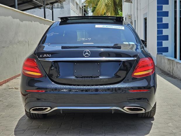 Mercedes-Benz E200 2019 Black