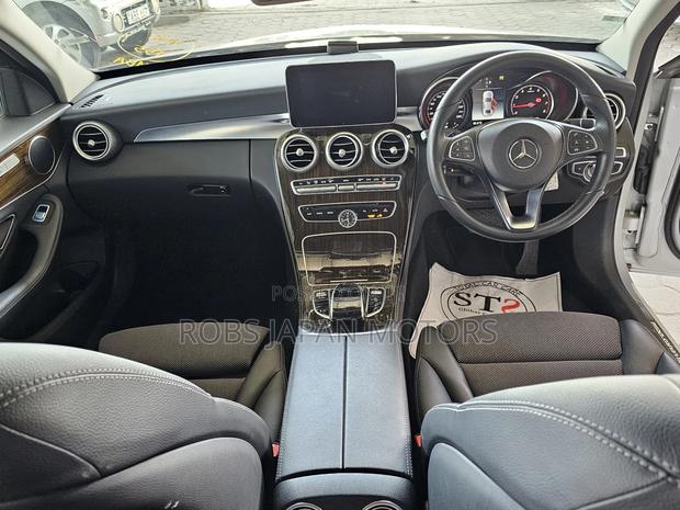 Mercedes-Benz C200 2018 Silver