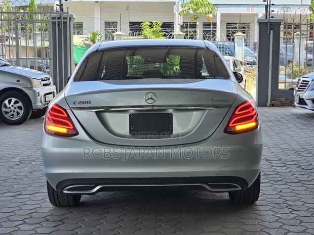 Mercedes-Benz C200 2018 Silver