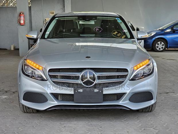 Mercedes-Benz C200 2018 Silver