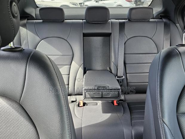 Mercedes-Benz C200 2018 Matt Black