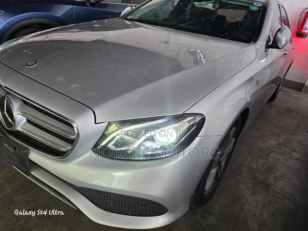 Mercedes-Benz E200 2018 Silver