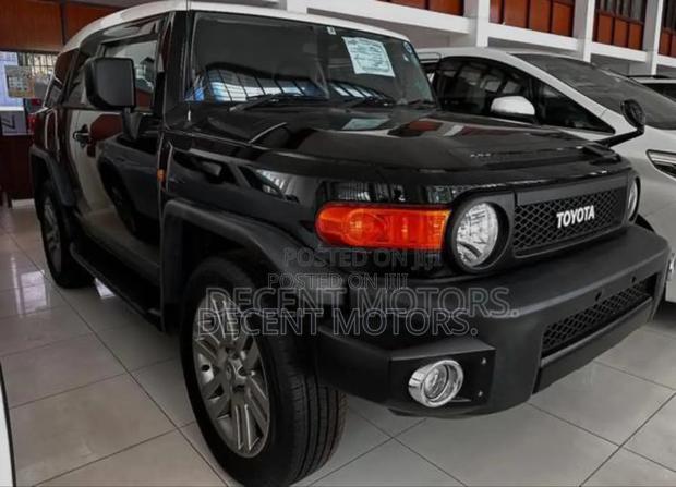 Toyota FJ Cruiser 2018 Black