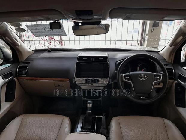 Toyota Land Cruiser Prado 2.8 2019 White