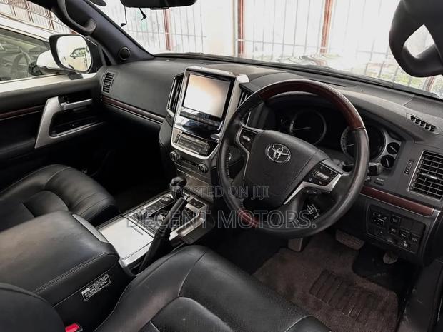 Toyota Land Cruiser 2017 Black