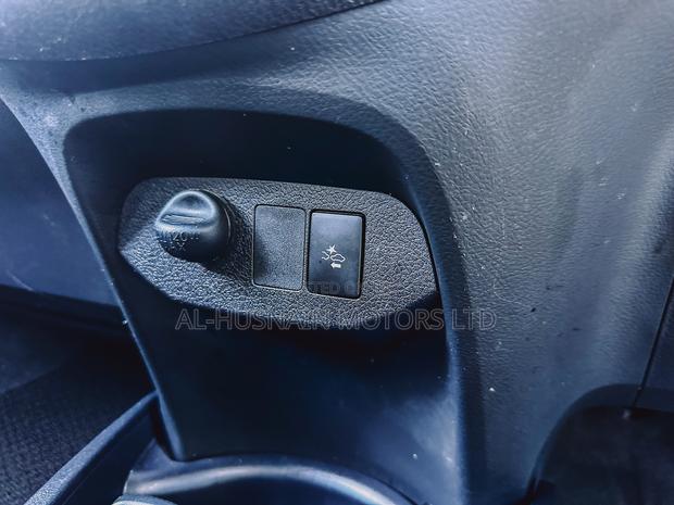Toyota Vitz 1.5 FWD Hybrid 5dr 2019 Pearl