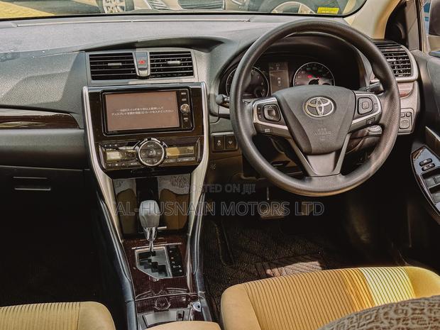Toyota Premio 1.5 FWD 2018 Pearl