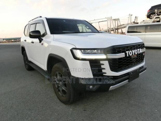Toyota Land Cruiser 3.3 Diesel 4WD 2021 White