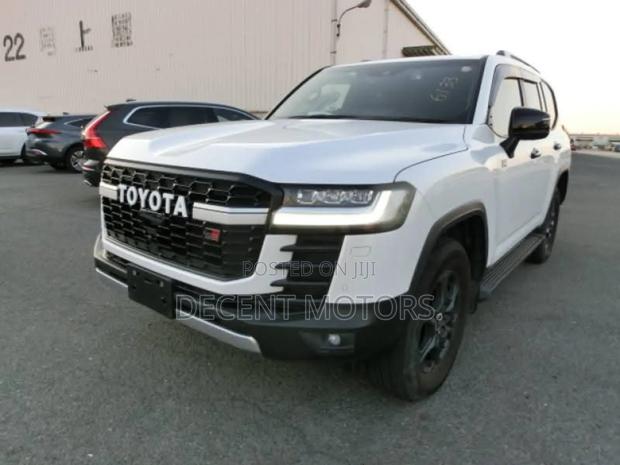 Toyota Land Cruiser 3.3 Diesel 4WD 2021 White