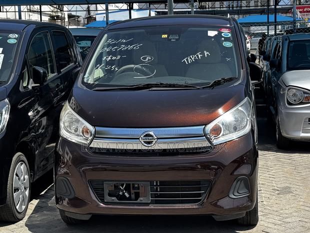 Nissan Dayz 2018 Brown