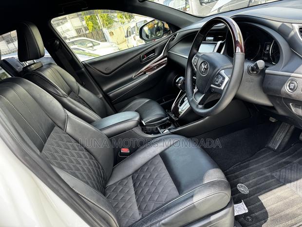 Toyota Harrier 2.0 Turbo 4WD 2018 White