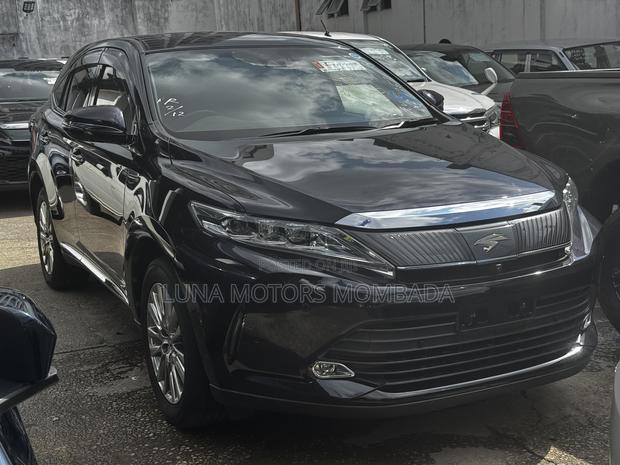 Toyota Harrier 2.0 4WD 2018 Black