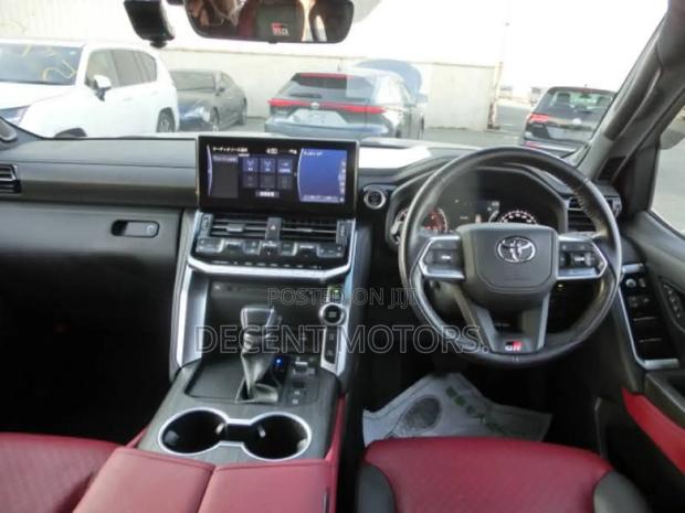 Toyota Land Cruiser 3.3 Diesel 4WD 2021 Green